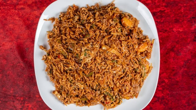 Schezwan Veg Noodles / Rice.
